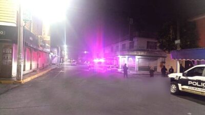 ATAQUE: Él caminaba con su familia y motosicarios lo acribillaron