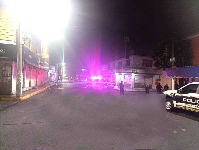 ATAQUE: Él caminaba con su familia y motosicarios lo acribillaron