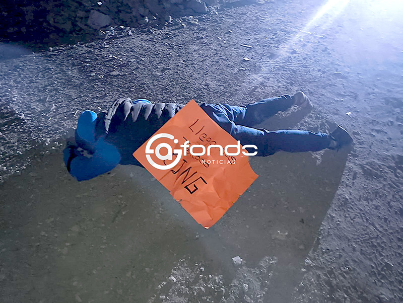 TERROR. Asesinan a dos jóvenes en el Estado de México; dejan cartulina con mensaje de grupo criminal