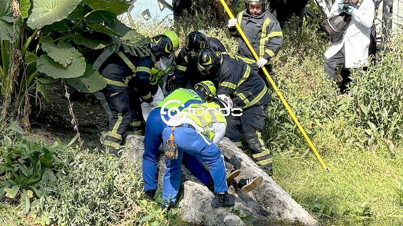 MACABRO. Encuentran cuerpo de un hombre flotando en un canal de aguas negras en la CDMX