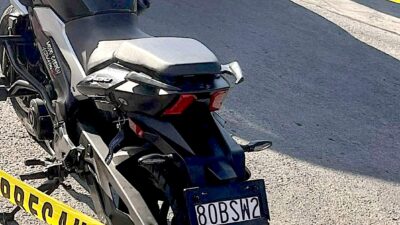 VIDEO. Camioneta realiza una vuelta prohibida y mata a motociclista en Edomex