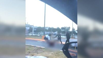 VIDEO: Mujer recibe golpiza grupal en el estacionamiento de un Walmart