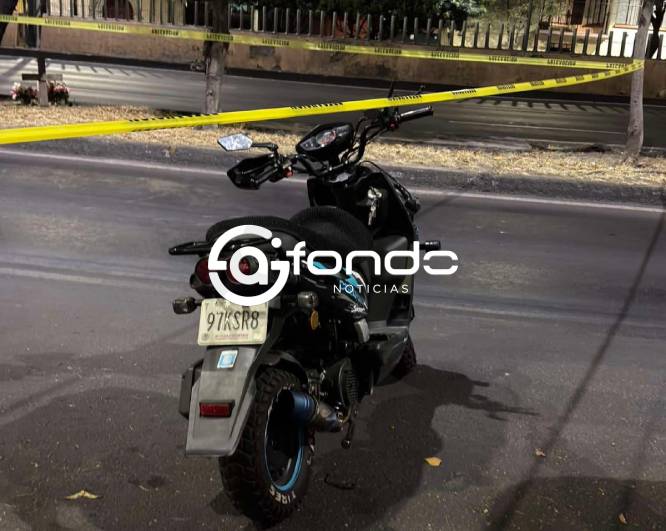 FATAL: Motociclista iba a toda velocidad y se mató contra un poste