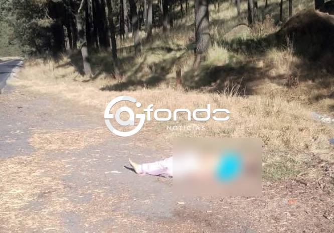 MACABRO. Abandonan cuerpo de un hombre sin zapatos junto a carretera federal en Edomex