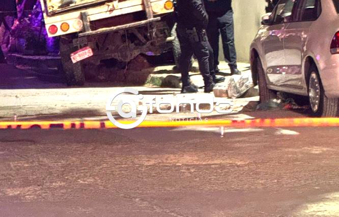 VIOLENCIA. Asesinan a balazos a un joven que caminaba frente a una preparatoria en Ecatepec