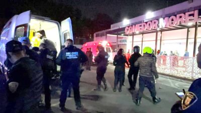 PÁNICO: Atacan a un joven dentro del mercado y lo sacan para dispararle