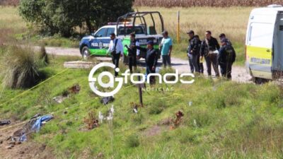 TRAGEDIA. Dos hombres iban en una moto a toda velocidad, salieron volando y murieron entre cruces