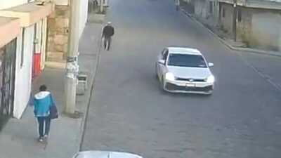 VIDEO: Criminales en un Vento se iban a lleva a una niña y a otra mujer