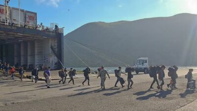 URGENTE: Rescatan a 28 menores que estaban en un barco a la deriva; investigan red de trata