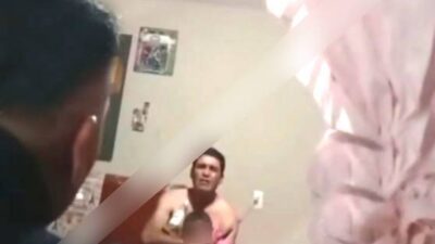 VIDEO. ‘¡Ni te me acerques!’; sujeto drogado toma a su bebé de rehén y amenaza con matarla