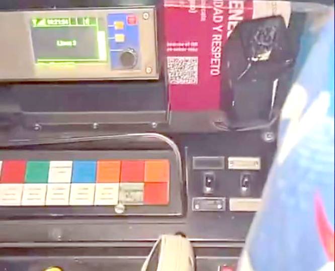 VIDEO: Adolescentes dañan cabina del Metro y lo difunden en redes