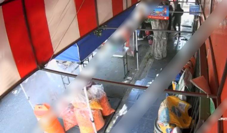 VIDEO: Clientes y empleados son asaltados en un puesto de carnitas