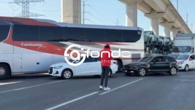 URGENTE: Familiares de desaparecidos bloquean carretera en Edomex