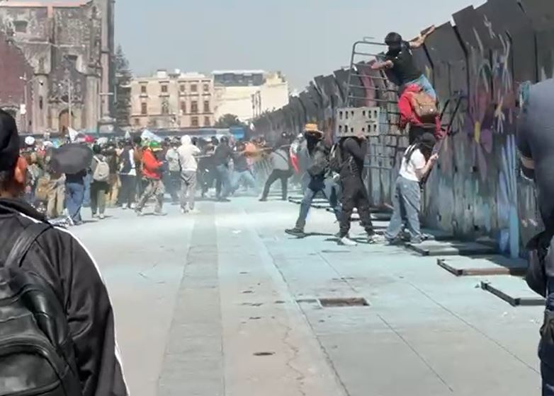 VIDEO. Marcha de la ‘Generación Z’ termina en destrozos y caos en el centro de la CDMX