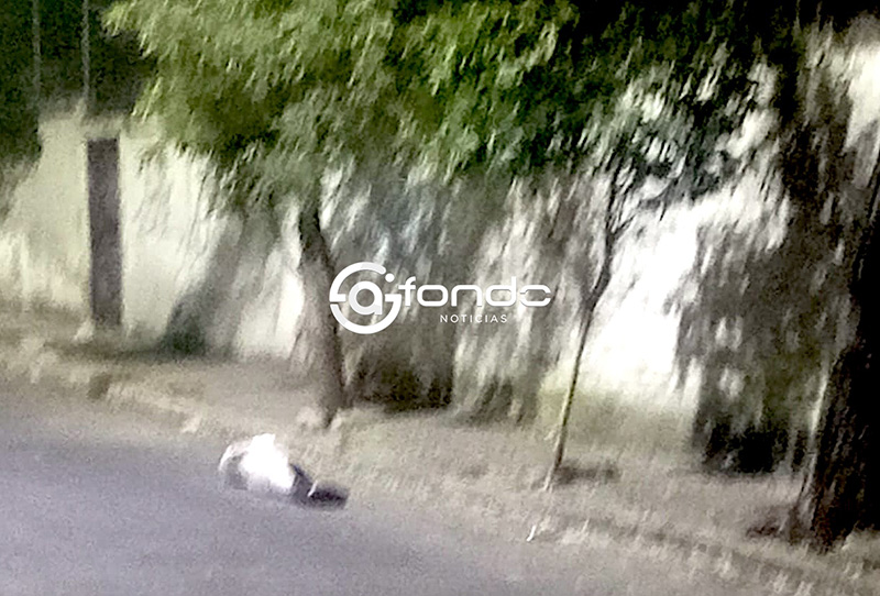 VIOLENCIA. Asesinan a un hombre, lo envuelven en plástico y lo tiran en una calle del Estado de México