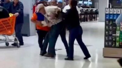 VIDEO: Abuelo fardero se llevaba herramienta del Chedraui y termina sometido