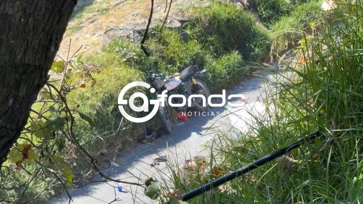 URGENTE: Mujer cae de una moto y muere arrollada por otro vehículo
