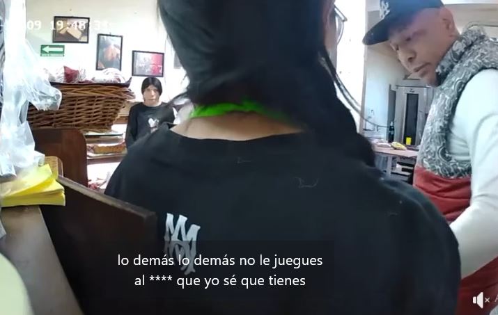 VIDEO: ‘No le juegues’; asaltante encañona a empleada de panadería