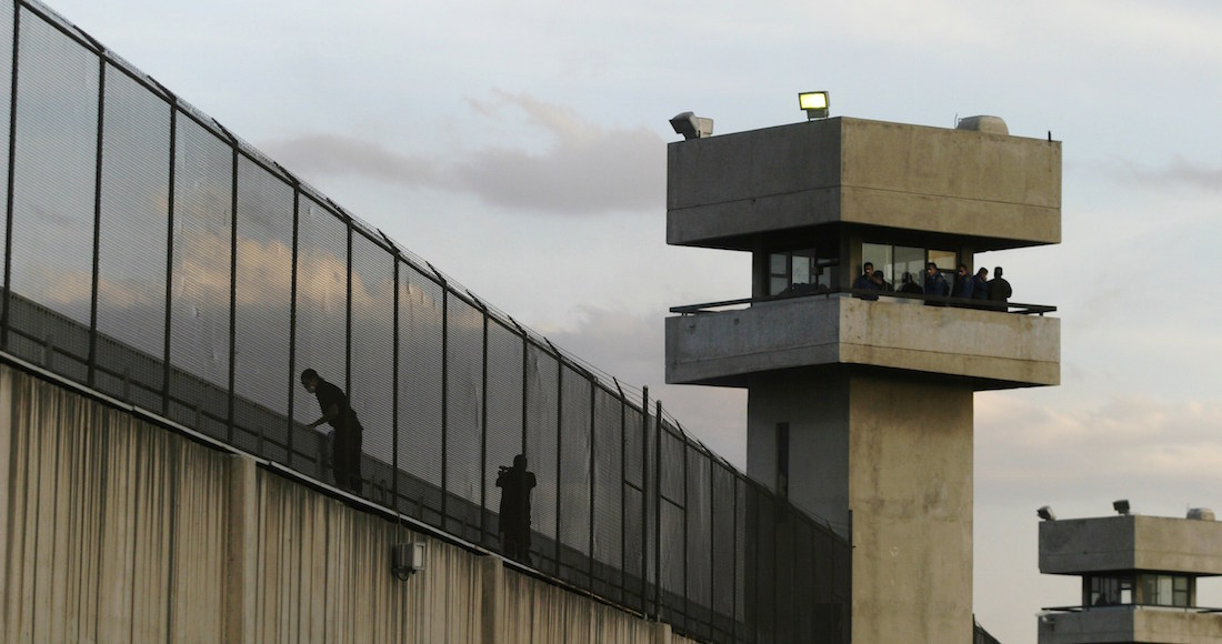 CRIMINALES: Una mujer tomaba con su primo y un amigo que le hicieron vivir una pesadilla