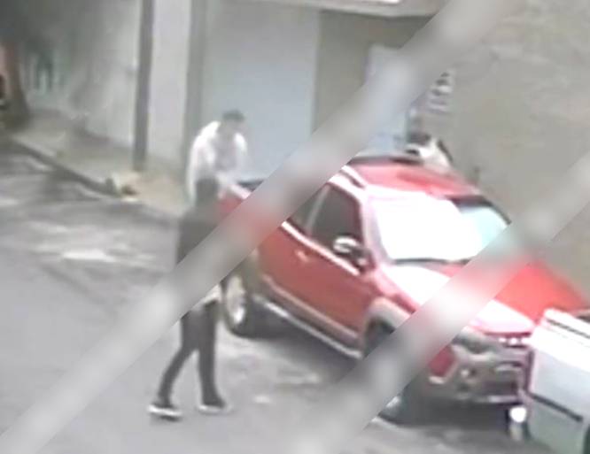 VIDEO: Pareja cae en la trampa; querían un auto publicado en Facebook y los asaltan