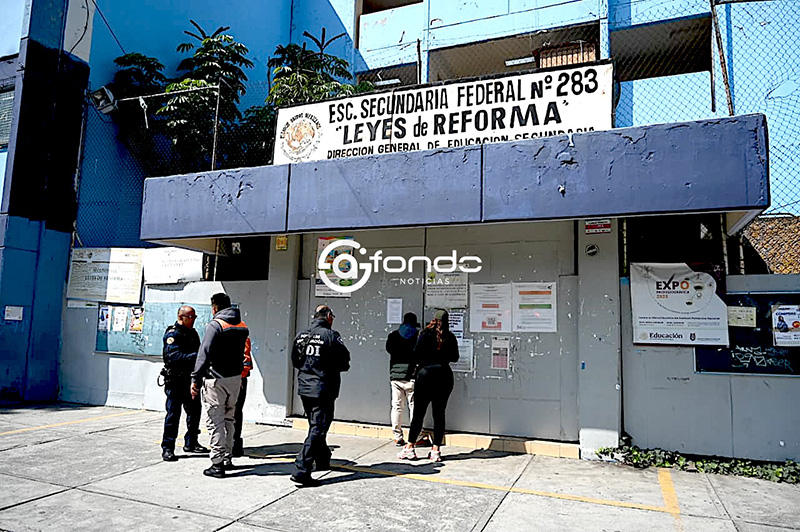 VER PARA CREER. Movilizan patrullas y ambulancias por una pelea entre padres de familia dentro de una secundaria