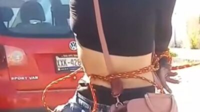 VIDEO: ‘¡Suéltenme!’; ladrona amarrada a un poste pide piedad a vecinos