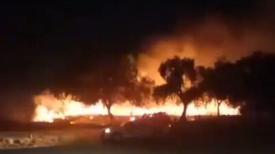 VIDEO: Incendio nocturno pone en peligro la zona arqueológica de Teotihuacán