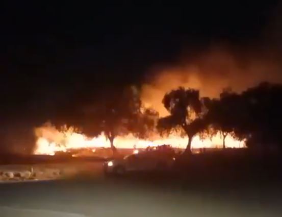 VIDEO: Incendio nocturno pone en peligro la zona arqueológica de Teotihuacán