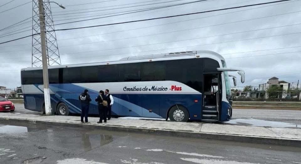 SOSPECHOSO: ‘Pasajeros’ de autobús pagan sus boletos y horas después asaltan a todos