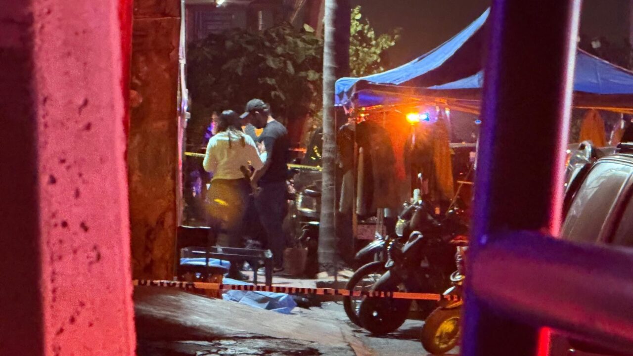 MASACRE: Hombres armados abren fuego contra clientes de un bar; hay 3 muertos