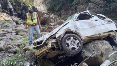 IMPACTANTE: Mariana circulaba arriba de un puente y muere al caer 35 metros