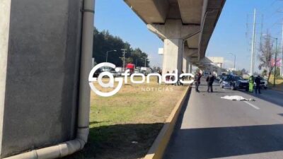URGENTE: Mujer intenta cruzar carriles de alta velocidad y muere arrollada