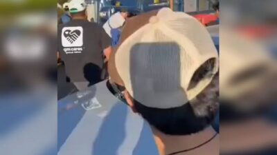 VIDEO: ‘Diablero’ convulsiona a media batalla campal en la Central de Abastos