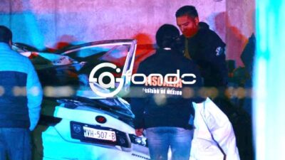 TERRIBLE. Conductora se mete a una casa con todo y coche; su acompañante murió