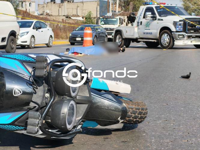 LAMENTABLE. Un hombre viajaba en su motoneta y esta tarde murió arrollado en la Vía López Portillo