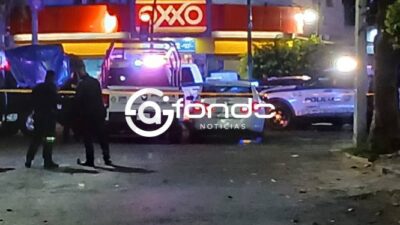 ATAQUE DIRECTO. Pareja en auto es acribillada en la calle; él murió y ella quedó grave