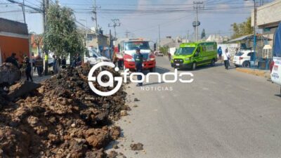 DESASTRE: Cuatro trabajadores quedan atrapados por deslave en obra de alcantarillado