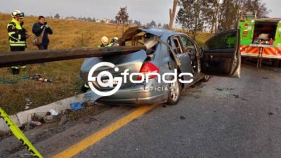 TRAGEDIA. Tres jóvenes, dos hombres y una mujer, mueren al incrustar su coche en una barra metálica en Edomex