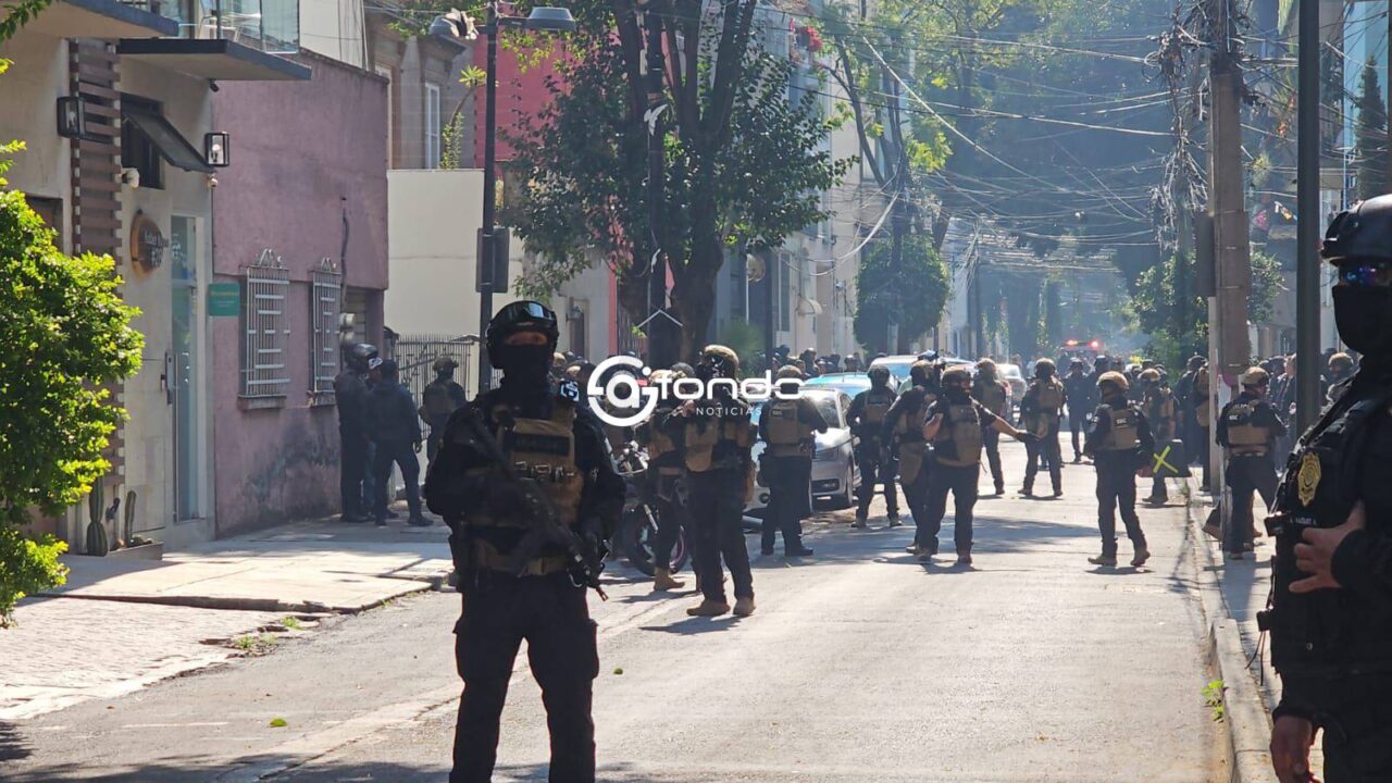 VIDEO: Extorsionadores y policías arman balacera en operativo; hay un agente herido y detenidos