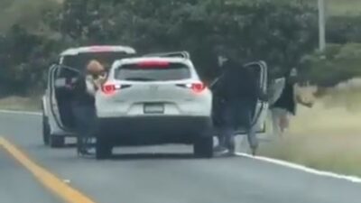 VIDEO: Familia vive una pesadilla y los abandonan a media carretera