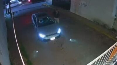 VIDEO: Conductor y su pareja son ‘cazados’ por criminales y les quitan su carro