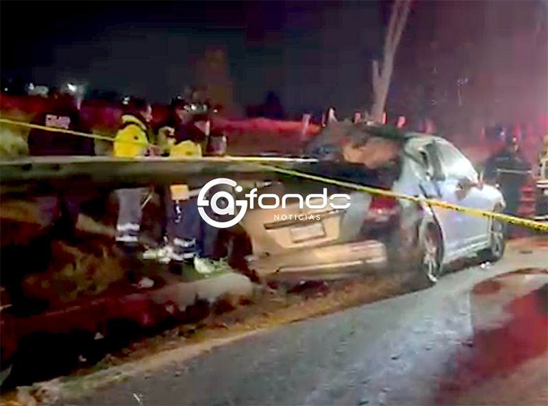 ÚLTIMA HORA. Dos hombres y una mujer pierden la vida a bordo de un Tiida en Edomex