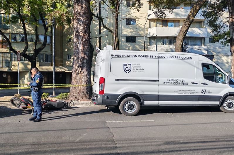 TRAGEDIA: Motociclista ya no llegó a su destino; un conductor lo mató y chocó al huir