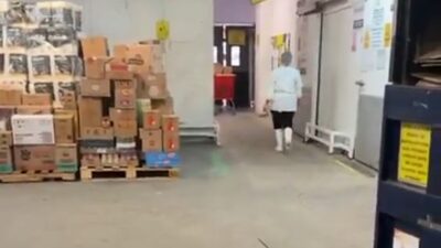 VIDEO: Asaltantes encañonan a cajeras de una tienda Soriana Híper