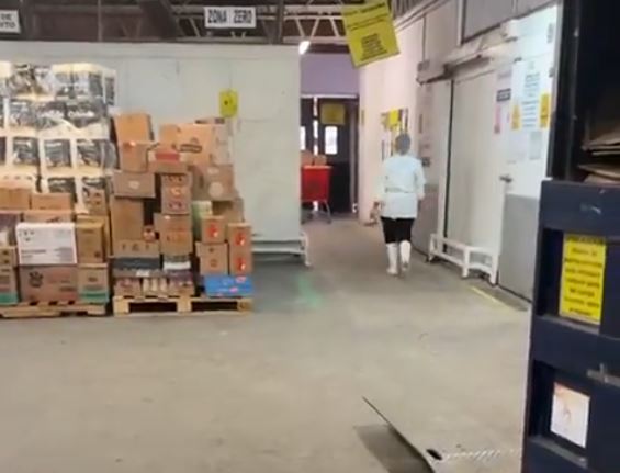 VIDEO: Asaltantes encañonan a cajeras de una tienda Soriana Híper