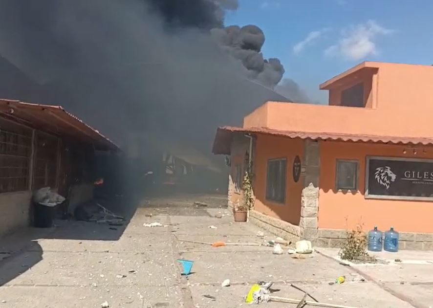 ÚLTIMA HORA. Jet ejecutivo se desploma y explota en una empresa del Edomex