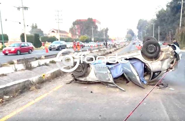 URGENTE: Doble tragedia; biker muere derrapado y un conductor al intentar esquivarlo