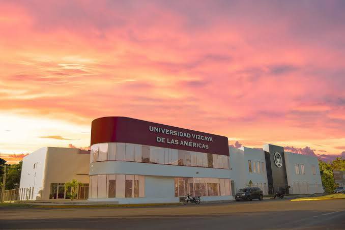 PÁNICO: Estudiantes hacían roscas de reyes para un evento del DIF y terminan todos hospitalizados