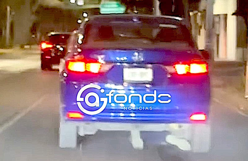 VIDEO. Identifican a dueña del automóvil que arrastró varios kilómetros a motociclista