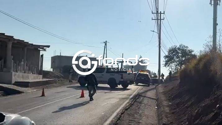 URGENTE: Una mujer sin vida y con disparos es encontrada dentro de un auto en Edomex